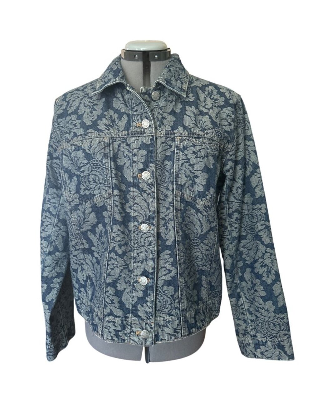 Chicos Design Womens Floral Denim Jacket Size 1(Med) Blue Button-Up 100% Cotton